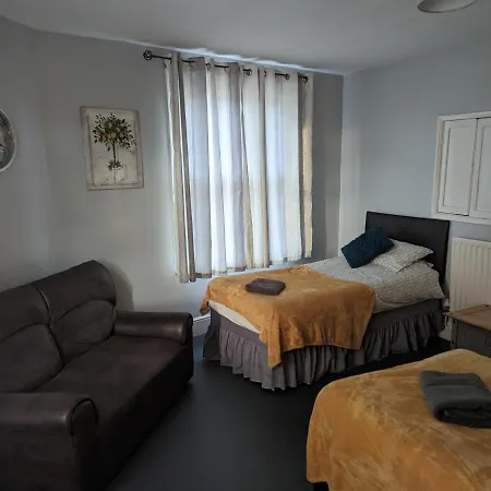 The Fox * بريستول